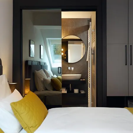 The Hotel 4*