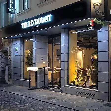 Hotel The